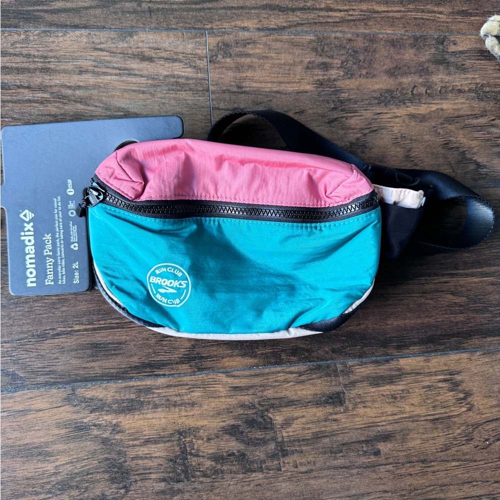 Brooks Run Club Everyday Carry Bag